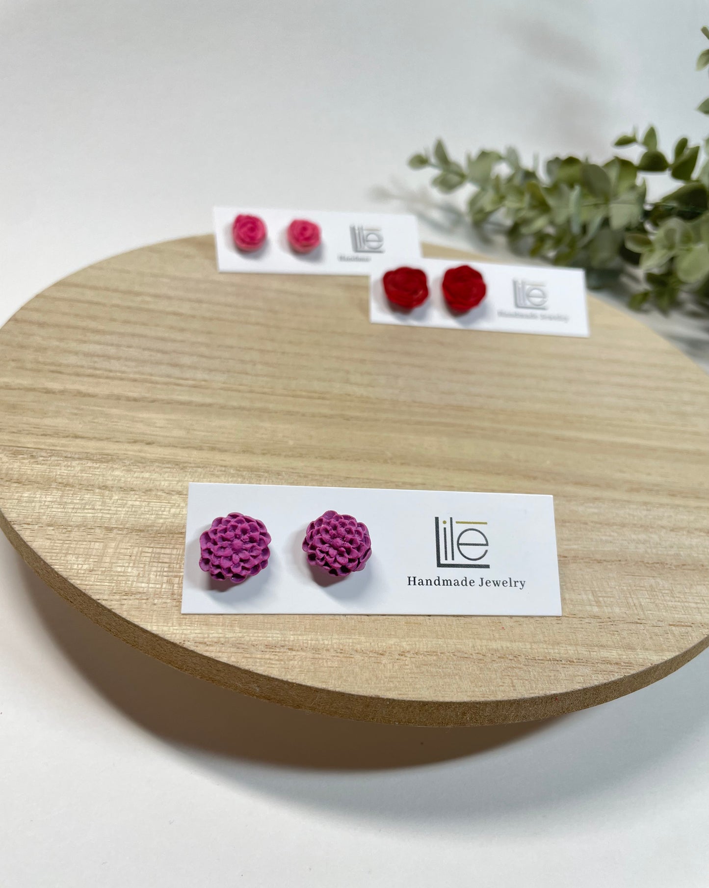 Flower studs