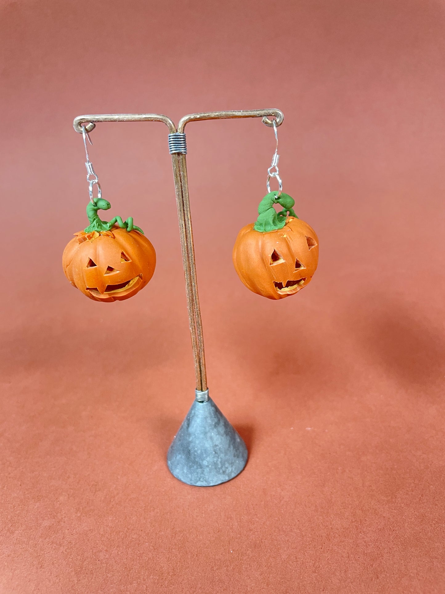 Jack-o-lantern ￼dangles