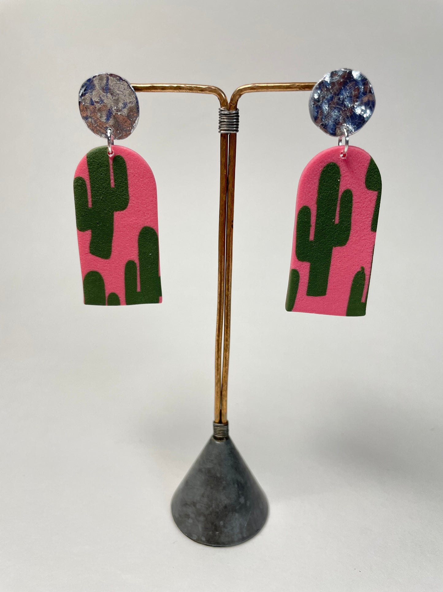 Arch cactus dangles