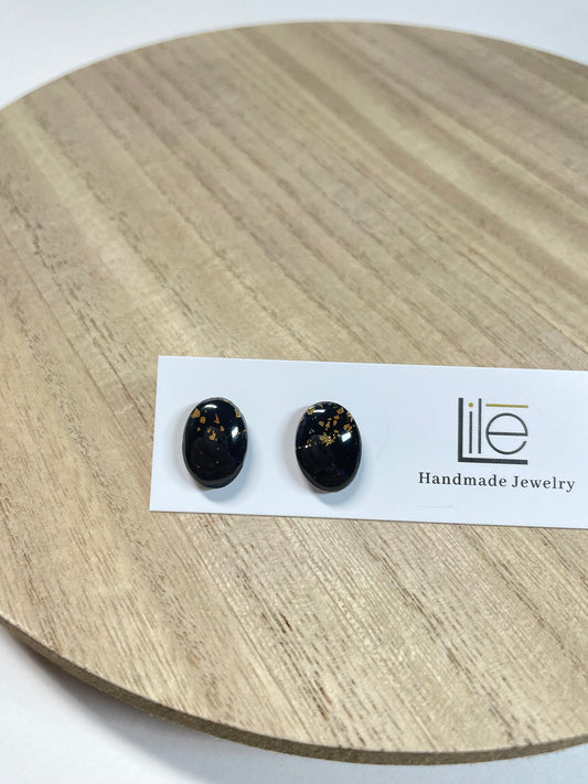 B&G oval studs